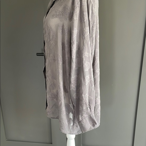 (Sold)Vintage Deane & White Button-Up Blouse 100% Silk - Picture 4 of 6